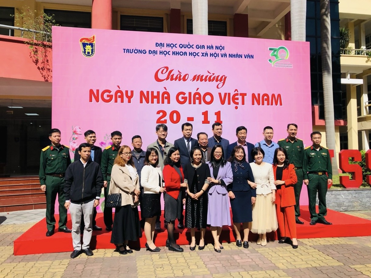 Khoa Khoa học Chính trị chào mừng Ngày Nhà giáo Việt Nam 20-11