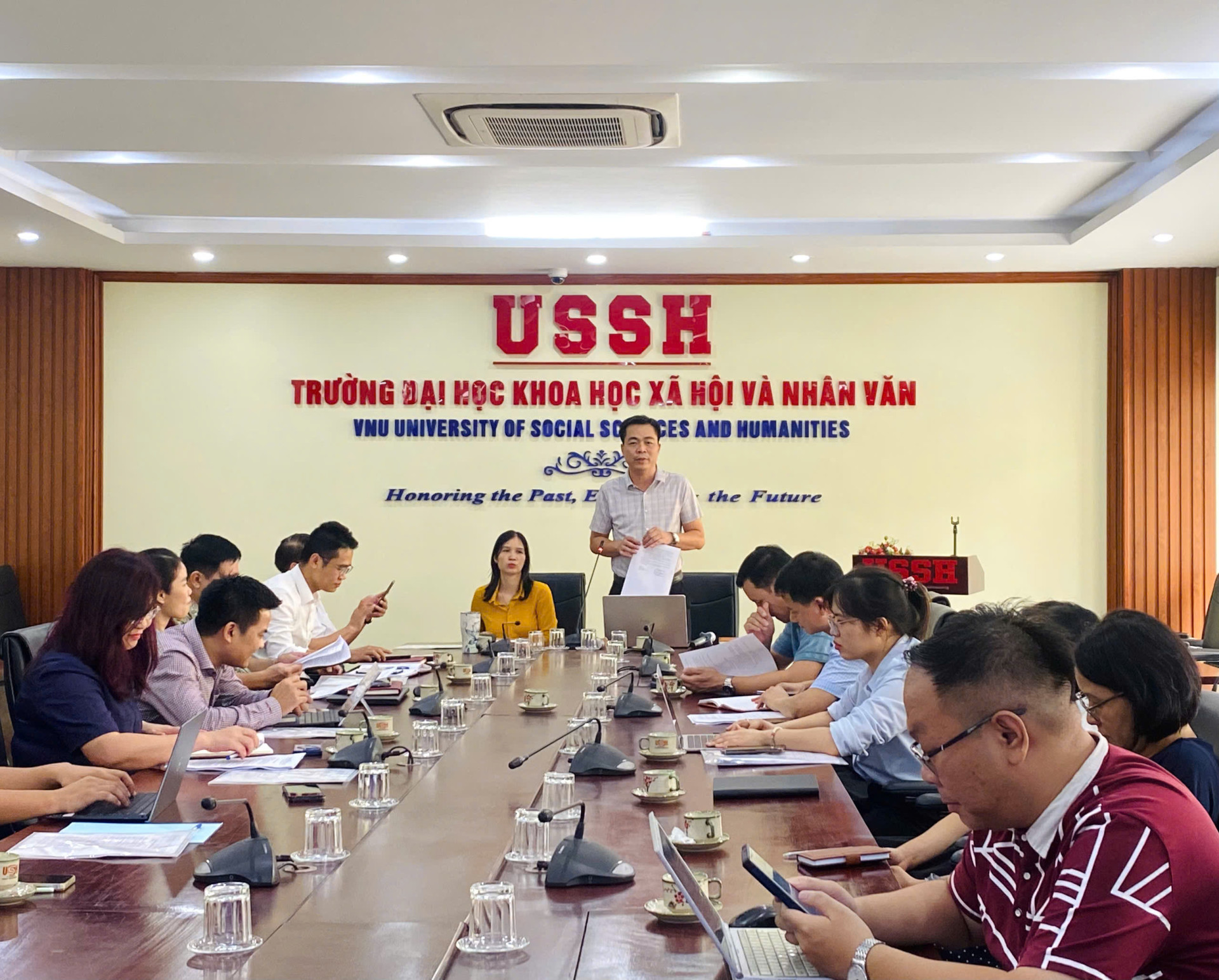 HỘI NGHỊ VIÊN CHỨC, NGƯỜI LAO ĐỘNG VÀ TỔNG KẾT NĂM HỌC 2024-2025