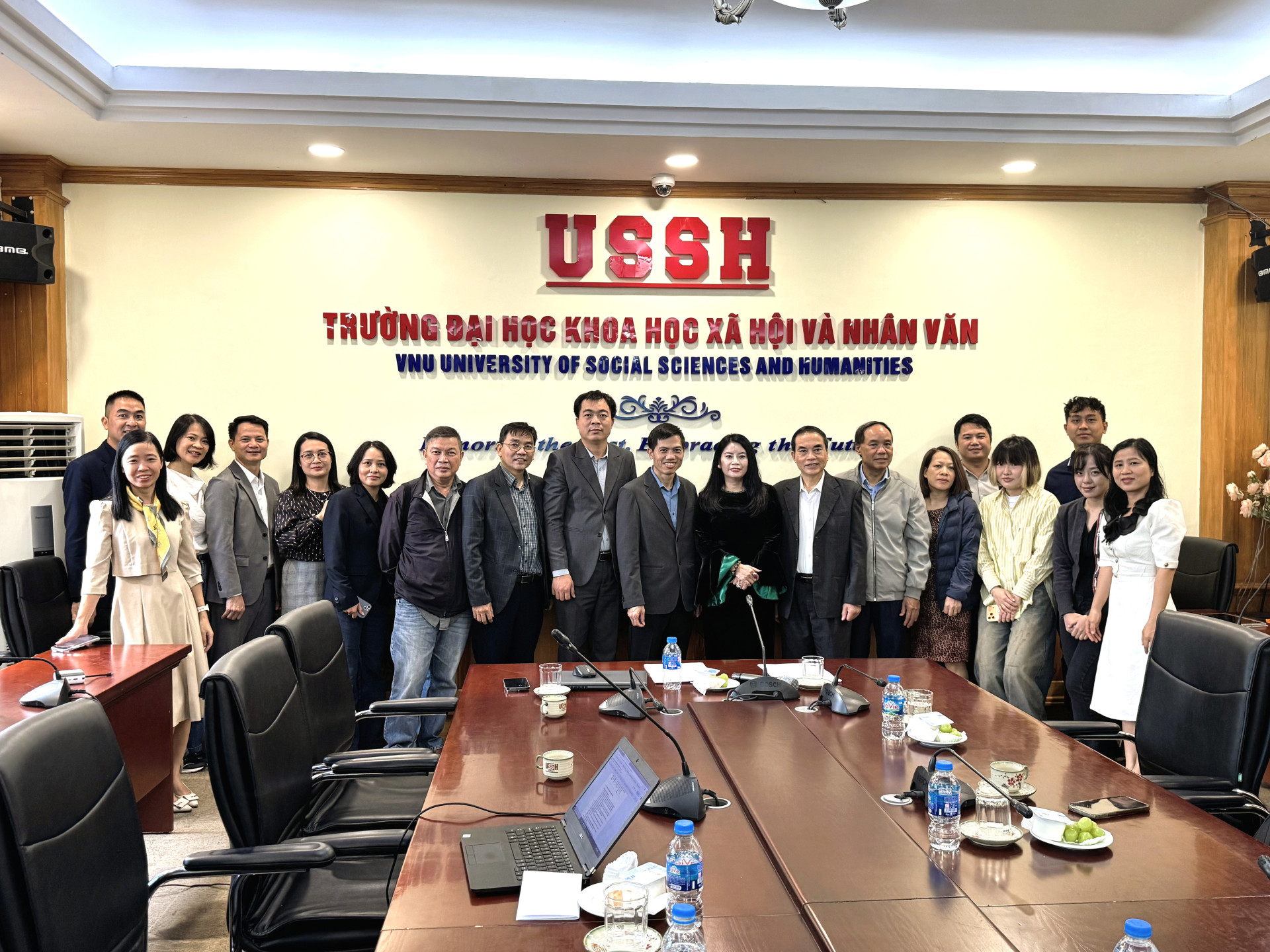 Đào tạo và nghiên cứu Chính trị học ở Việt Nam hiện nay và tầm nhìn toàn cầu