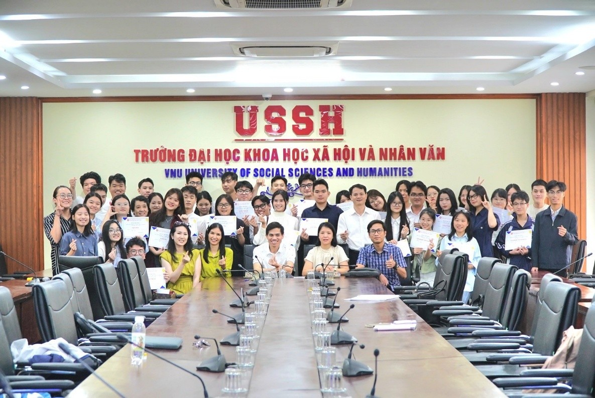 76 báo cáo đa chiều, giàu tính liên ngành của sinh viên Khoa Chính trị và Quốc tế học tại Hội nghị NCKH 2025-2026