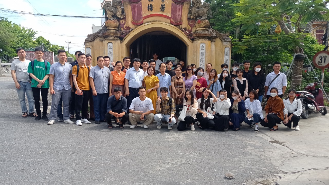 K64 Chính trị học khảo sát thực tế tại Nam Định